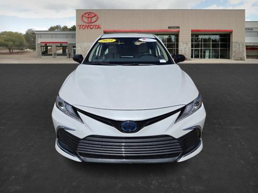 2023 Toyota Camry Hybrid XLE