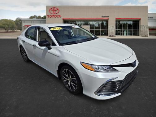 2023 Toyota Camry Hybrid XLE