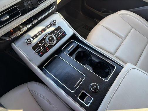 2021 Lincoln Aviator Standard AWD