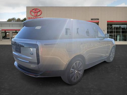 2023 Land Rover Range Rover P400 SE