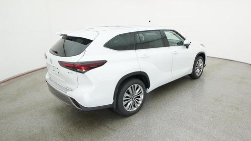White 2026 Toyota Highlander Hybrid Platinum