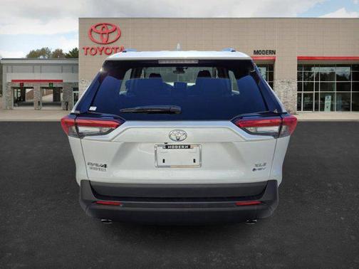 2025 Toyota RAV4 Hybrid XLE Premium