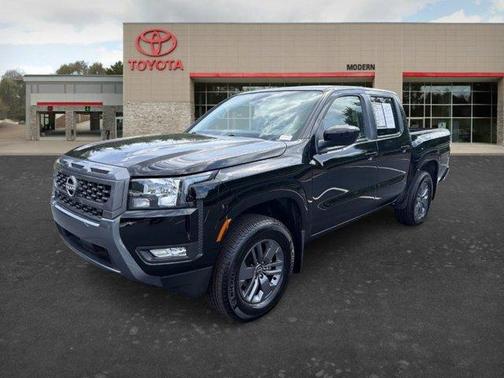 Black 2025 Nissan Frontier SV