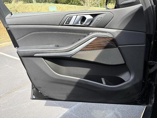 Black 2023 BMW X5 xDrive40i