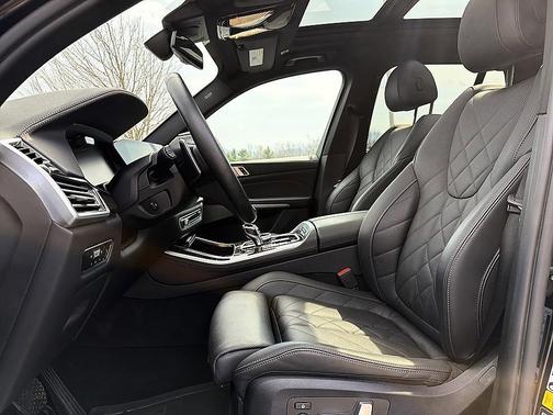 Black 2023 BMW X5 xDrive40i