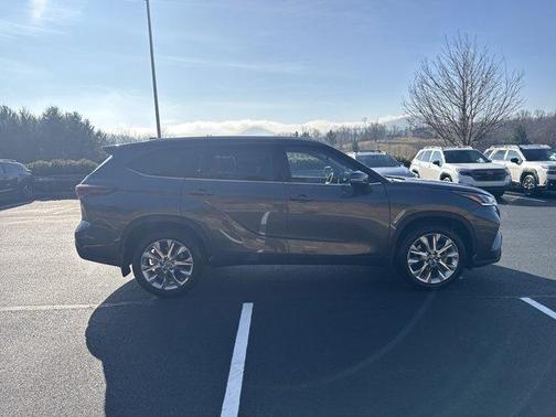 2025 Toyota Highlander Limited