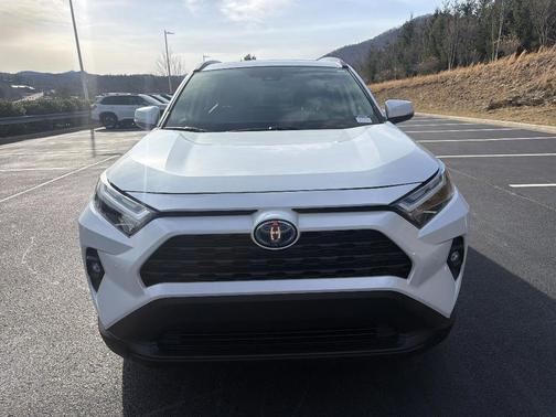 2023 Toyota RAV4 Hybrid XLE Premium