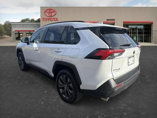 2023 Toyota RAV4 Hybrid XLE Premium