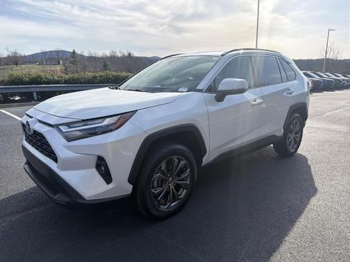 2023 Toyota RAV4 Hybrid XLE Premium