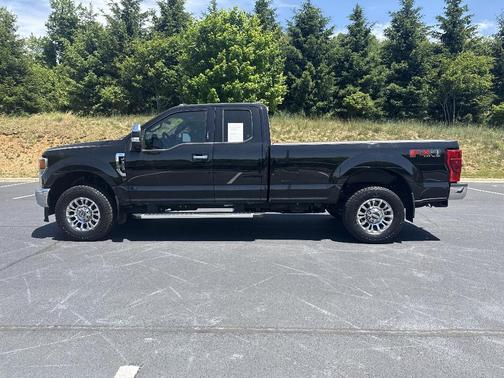 Black 2022 Ford F-350 XLT