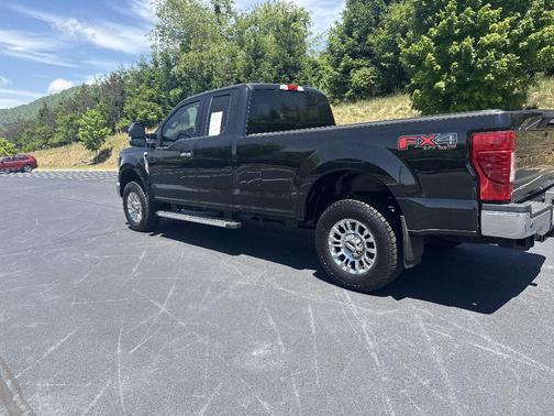 Black 2022 Ford F-350 XLT