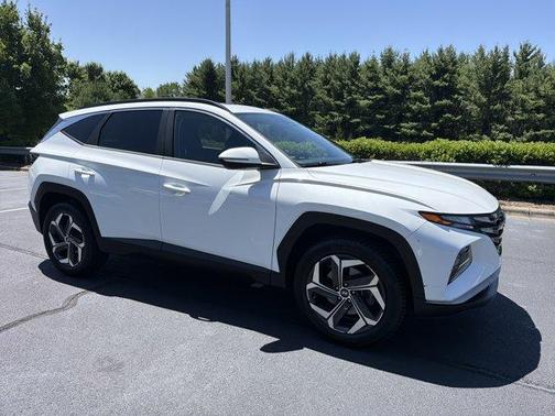 White 2022 Hyundai TUCSON SEL