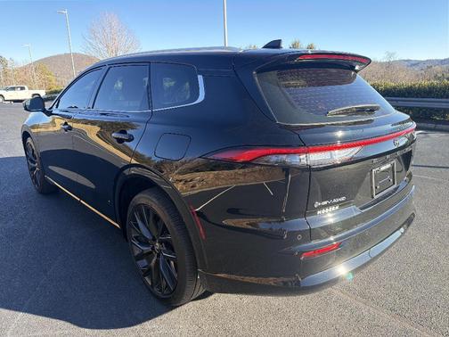 2025 Toyota Crown Signia LIMITED