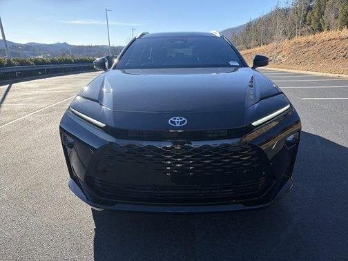 2025 Toyota Crown Signia LIMITED