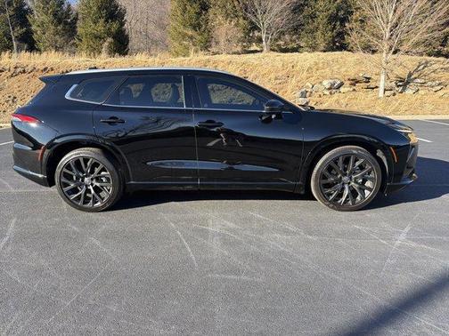 2025 Toyota Crown Signia LIMITED