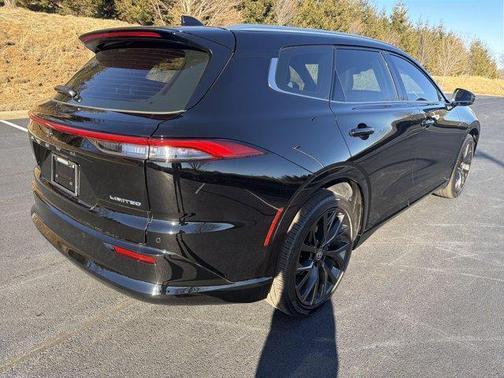 2025 Toyota Crown Signia LIMITED