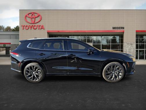 2025 Toyota Crown Signia LIMITED