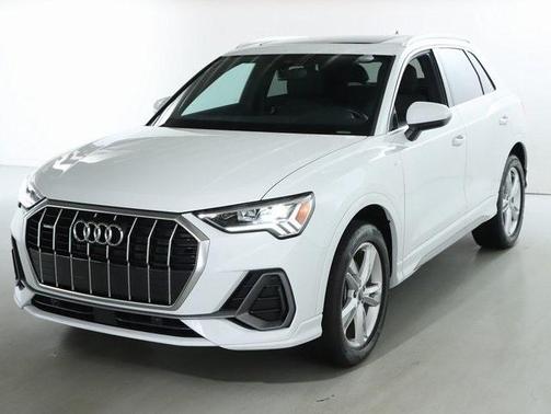 2024 Audi Q3 45 S line Premium