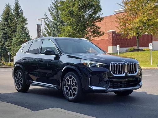 Black Sapphire Metallic 2026 BMW X1 xDrive28i