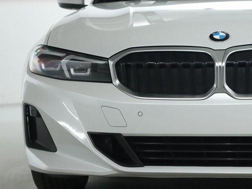 2023 BMW 330 i xDrive