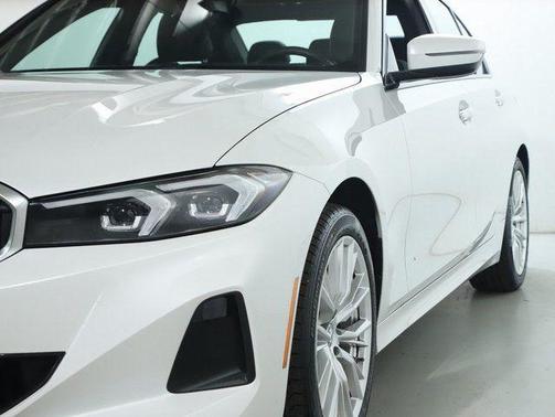 2023 BMW 330 i xDrive