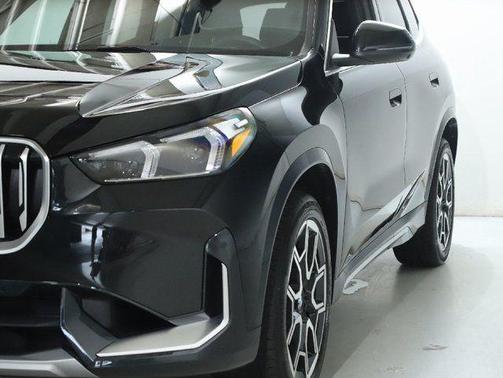Black Sapphire Metallic 2026 BMW X1 xDrive28i