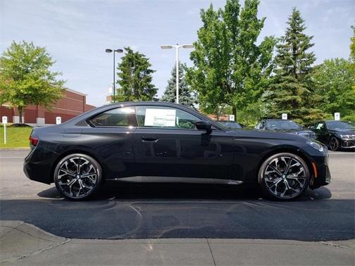 2025 BMW 230 i xDrive