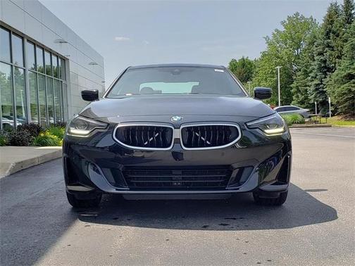 2025 BMW 230 i xDrive