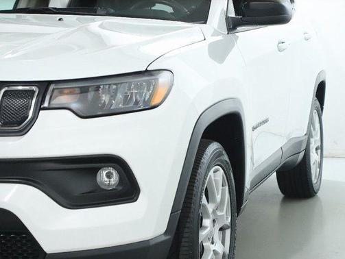 2022 Jeep Compass Latitude Lux