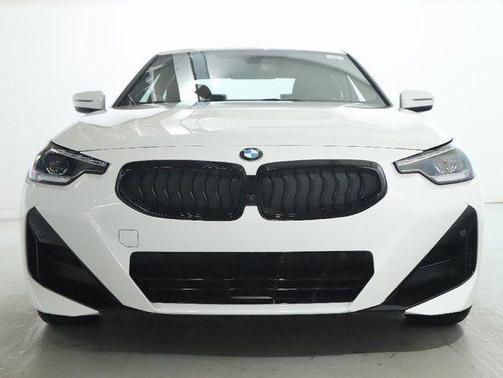 2025 BMW 230 i xDrive
