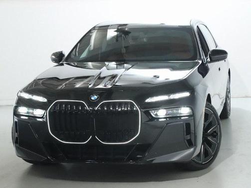 2025 BMW 740 i xDrive