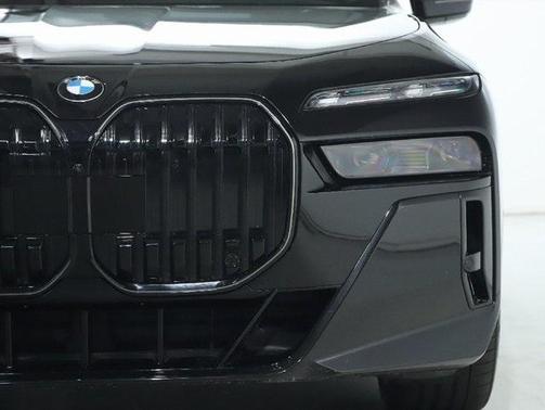 2025 BMW 740 i xDrive