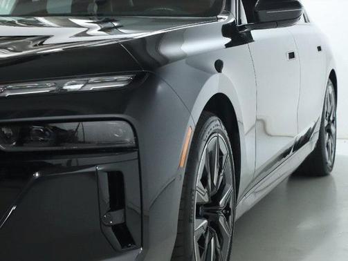 2025 BMW 740 i xDrive