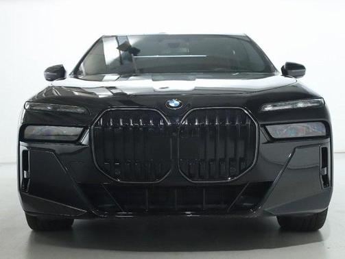 2025 BMW 740 i xDrive