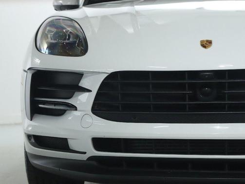 White 2021 Porsche Macan Base