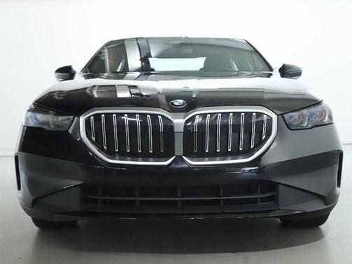 2025 BMW 530 i xDrive