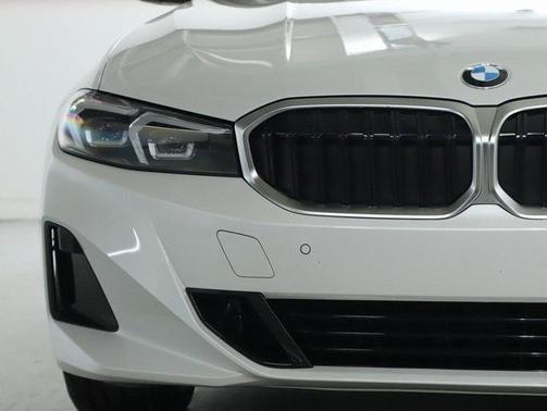 2025 BMW 330 i xDrive