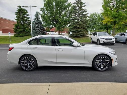 2025 BMW 330 i xDrive