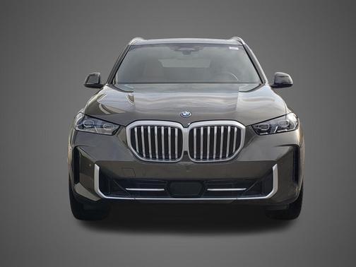 Manhattan Green Metallic 2026 BMW X5 PHEV xDrive50e