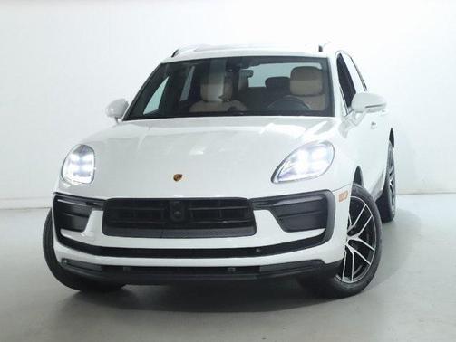 2023 Porsche Macan Base