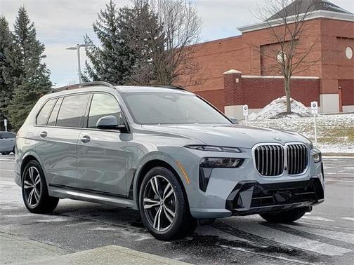 2025 BMW X7 xDrive40i