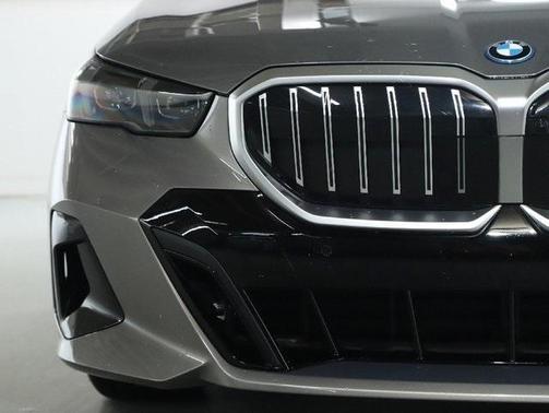 2025 BMW i5 xDrive40