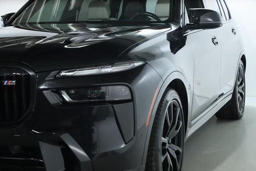 2024 BMW X7 M60i