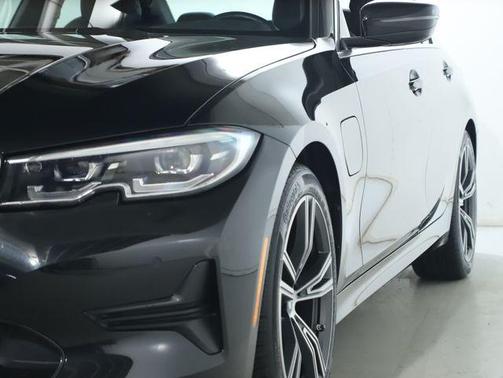 2021 BMW 330e xDrive