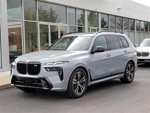 2025 BMW X7 M60i