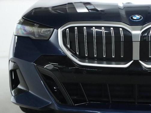 2025 BMW i5 xDrive40