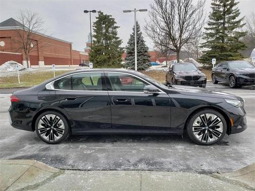 2025 BMW 530 i xDrive