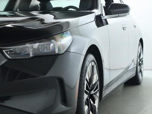 2025 BMW 530 i xDrive