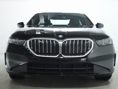 2025 BMW 530 i xDrive