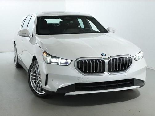2025 BMW 530 i xDrive